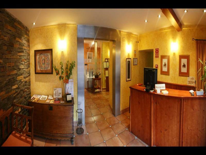 Hostal Restaurante Puerta Del Alcazar Ávila Eksteriør bilde